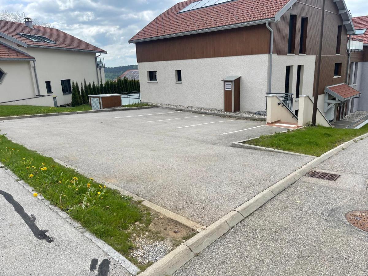 Appartement 4 Personnes Proche Lac Saint Point Montperreux Exterior photo